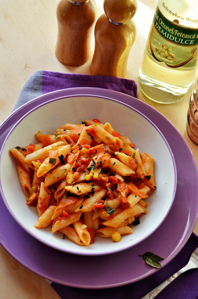 Penne cu legume si sos provensal