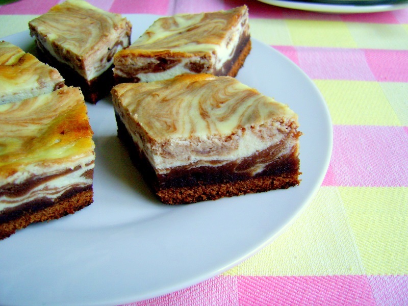 Cheesecake Brownies - Negresa cu branza