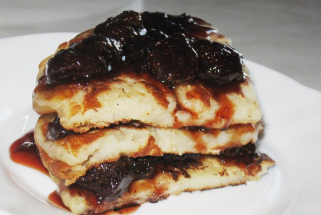 Pancakes cu dulceata de capsuni