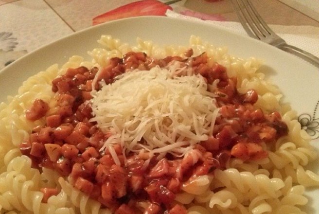 Fusilli cu sunca