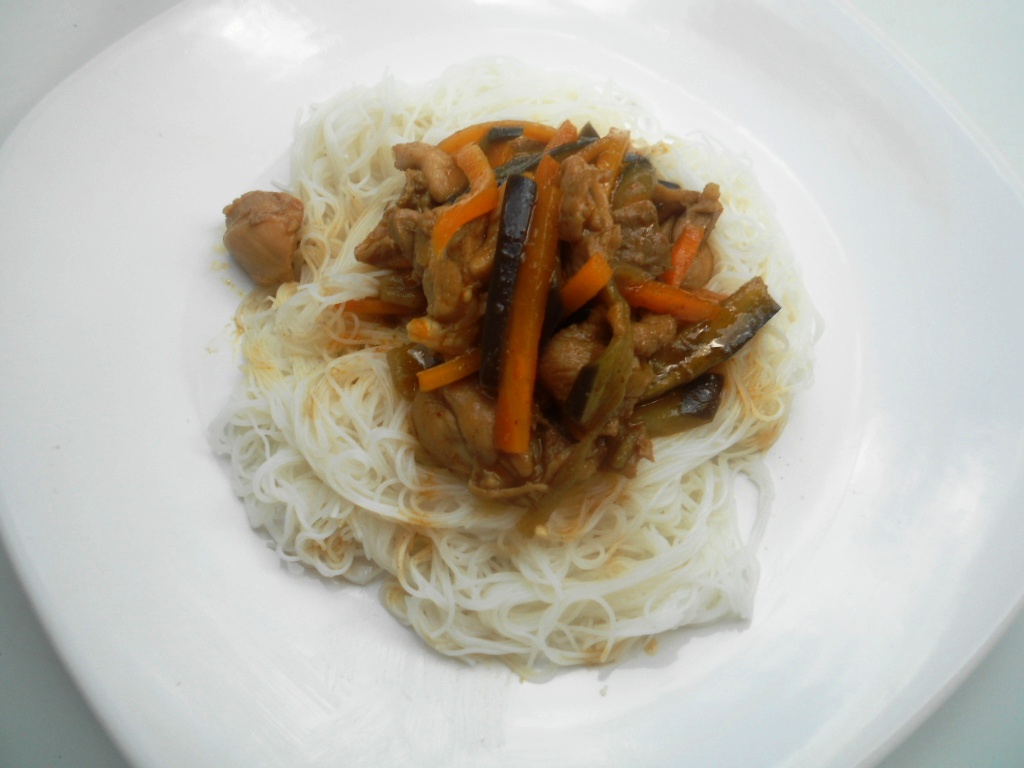 Vermicelli cu pui si legume