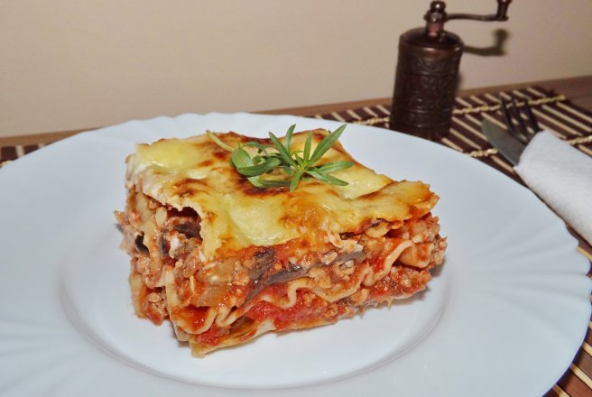 Lasagna cu vinete, dovlecei si carne de porc