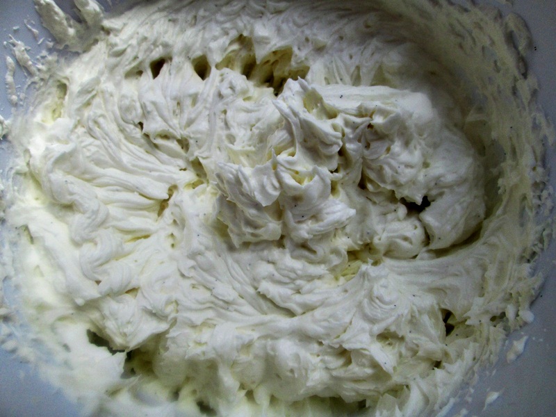 Prajitura cu jeleu de caise si crema de mascarpone