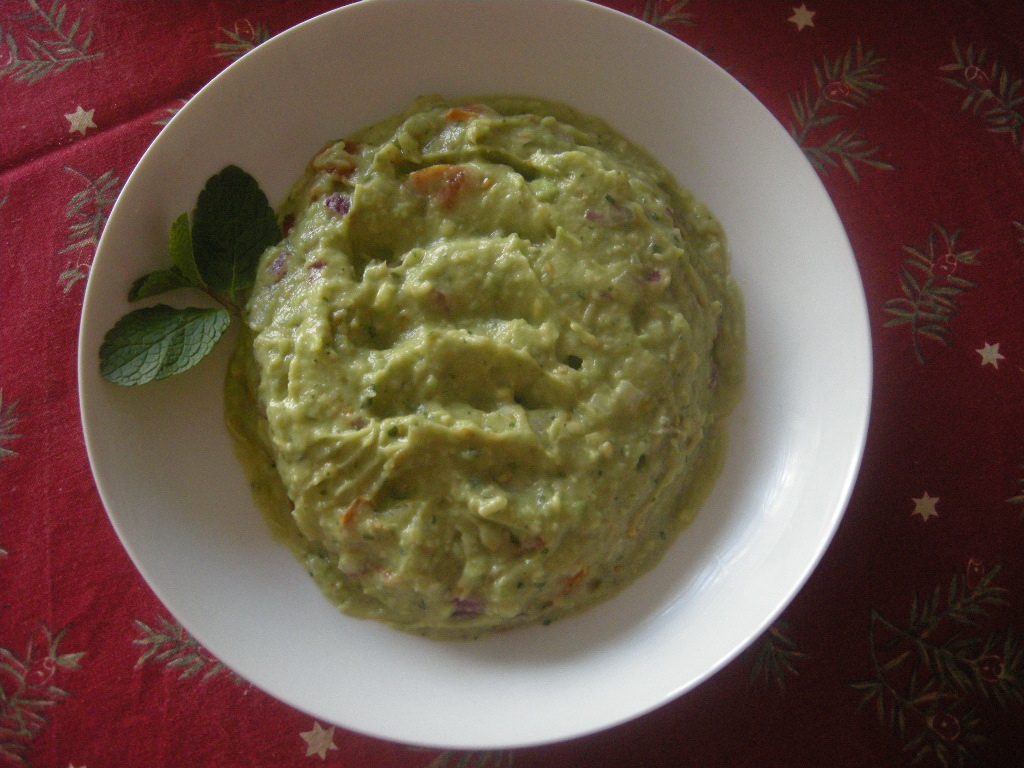 Salata de avocado