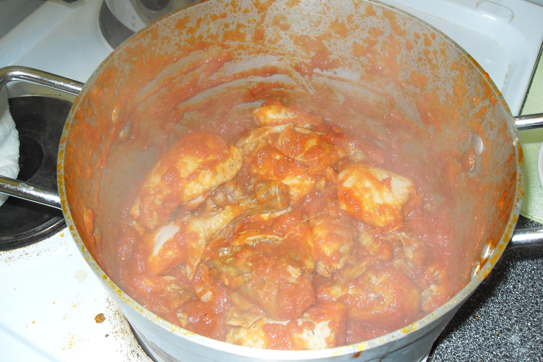 Nigerian chicken stew (stew nigerian de pui)