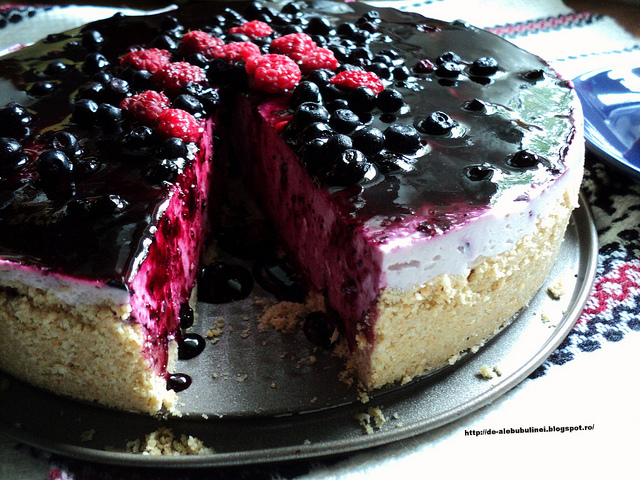 Cheesecake cu fructe de padure