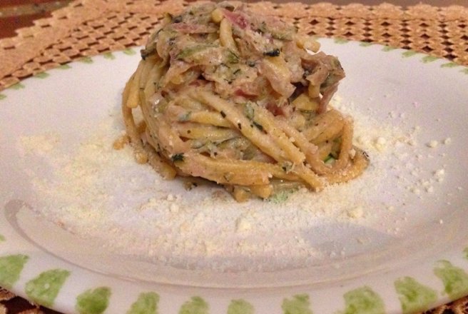 Pasta fresca con zucchini e panna