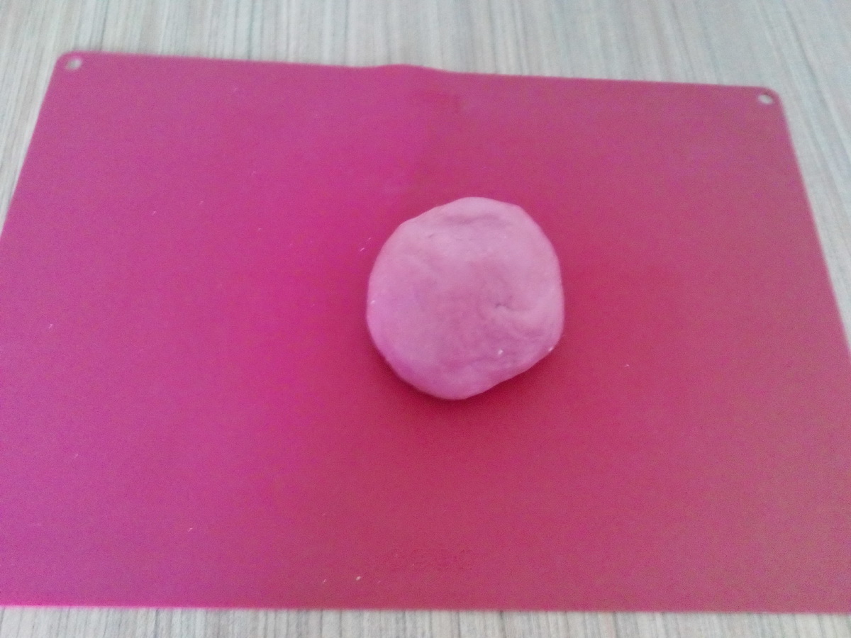 Paste colorate  facute in casa(taitei, tagliatelle si ravioli)