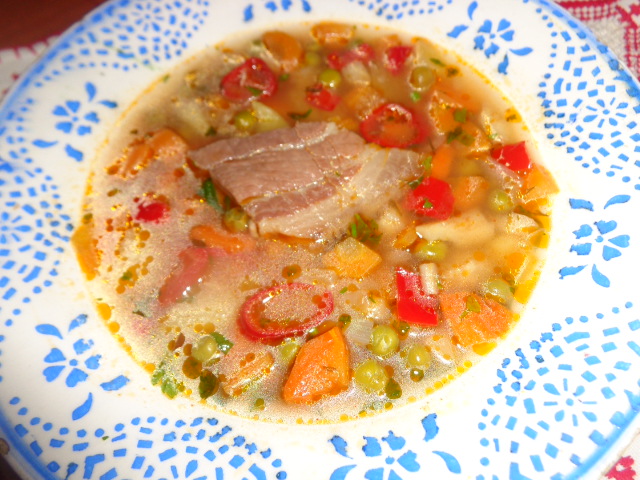 Ciorba cu legume si prosciutto