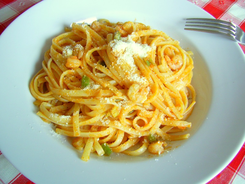 Linguini con gamberetti sau Paste cu creveti