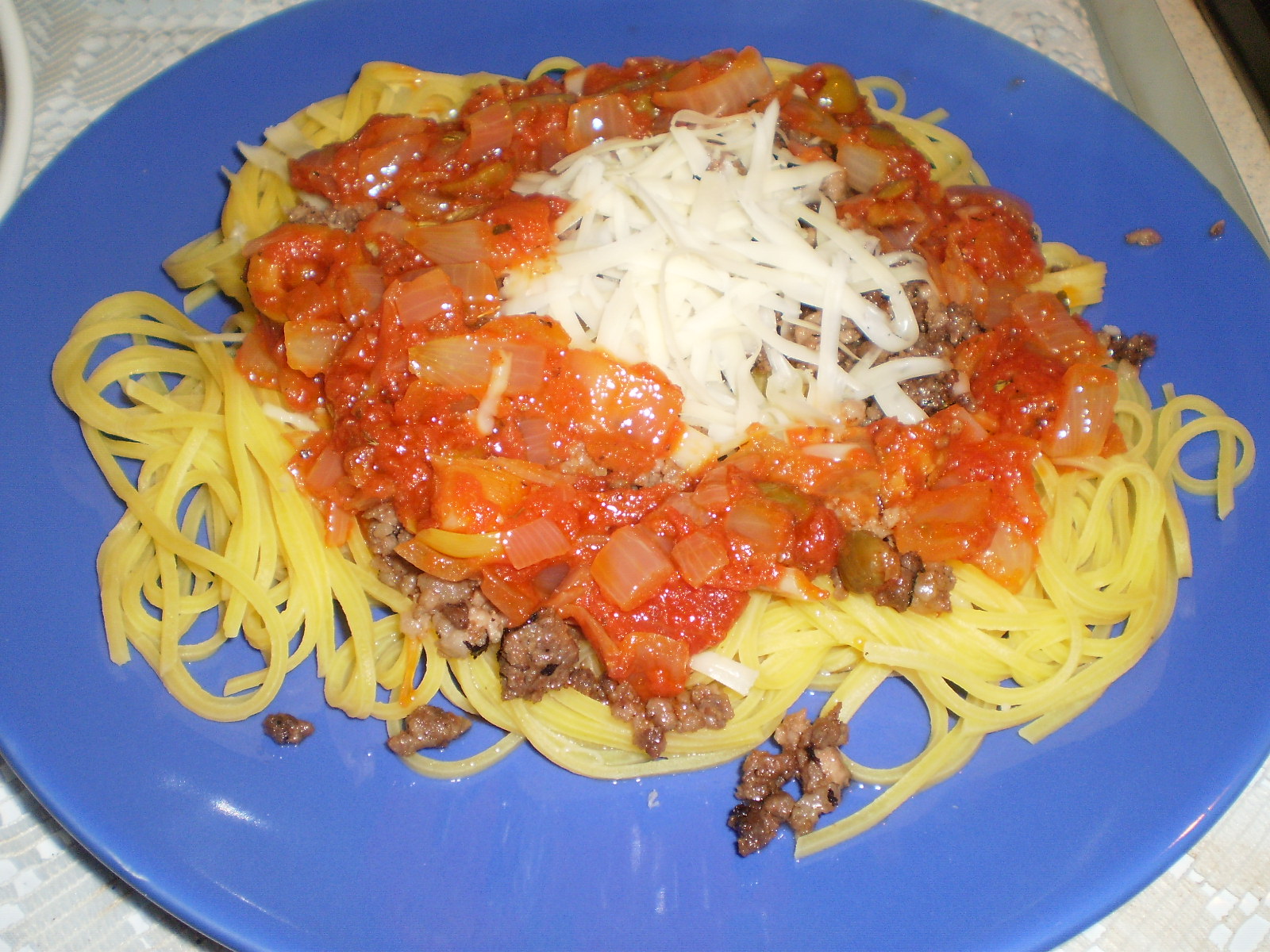 Tagliolini cu sos si carne tocata