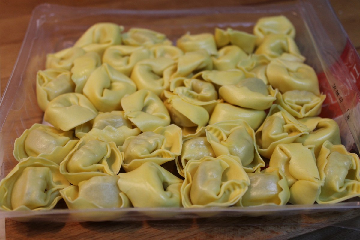 Tortellini cu branza si sos de ciuperci