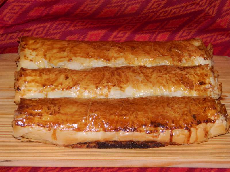 Strudel cu branza si visine