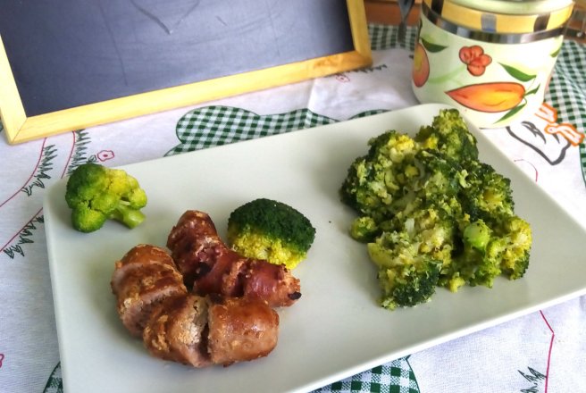 Broccoli cu carnati proaspeti de porc