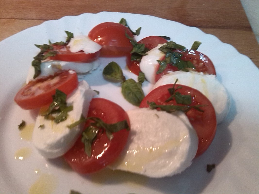 Salata Caprese