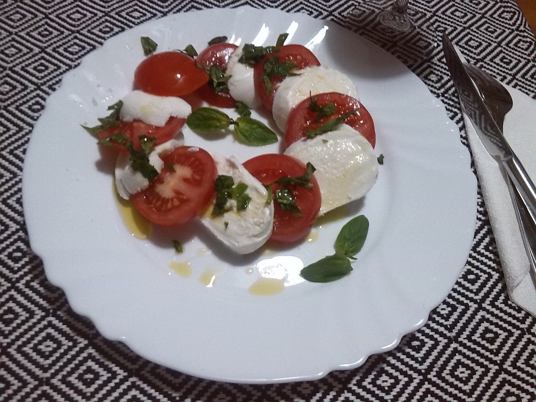 Salata Caprese