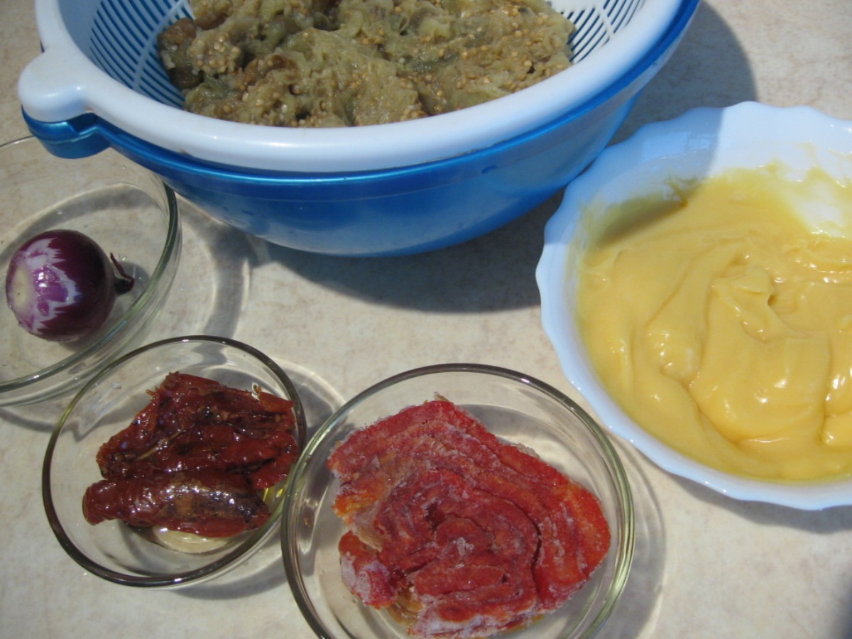 Salata de vinete cu rosii deshidratate