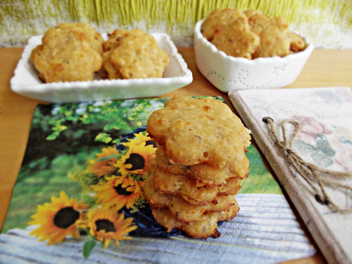 Biscuiti aperitiv, cu cascaval