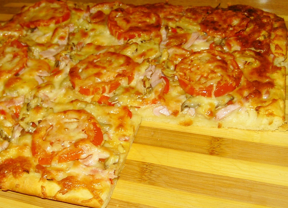 Pizza cu sunca