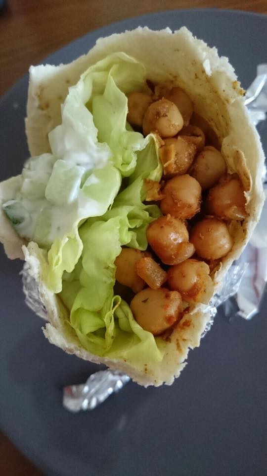 Wrap cu Chana Masala si Raita din castravete