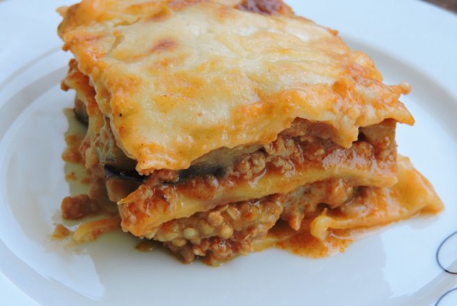 Lasagna cu sos bolognese si vinete