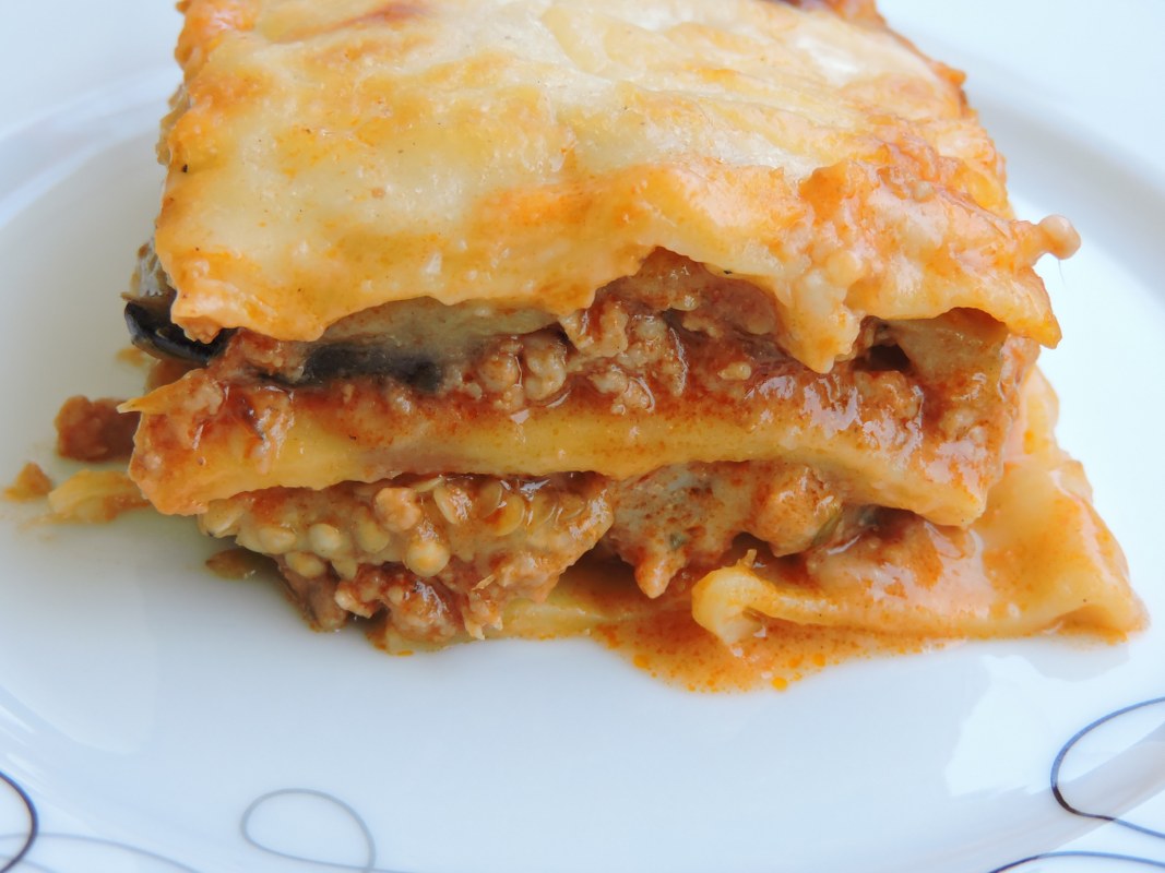 Lasagna cu sos bolognese si vinete