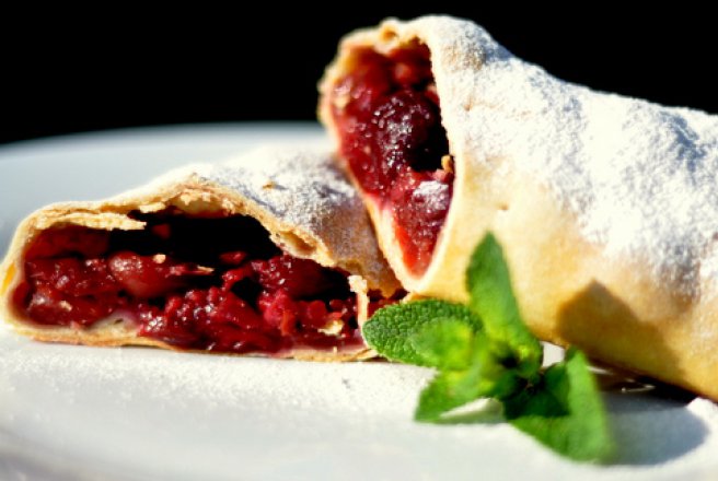 Strudel cu cirese