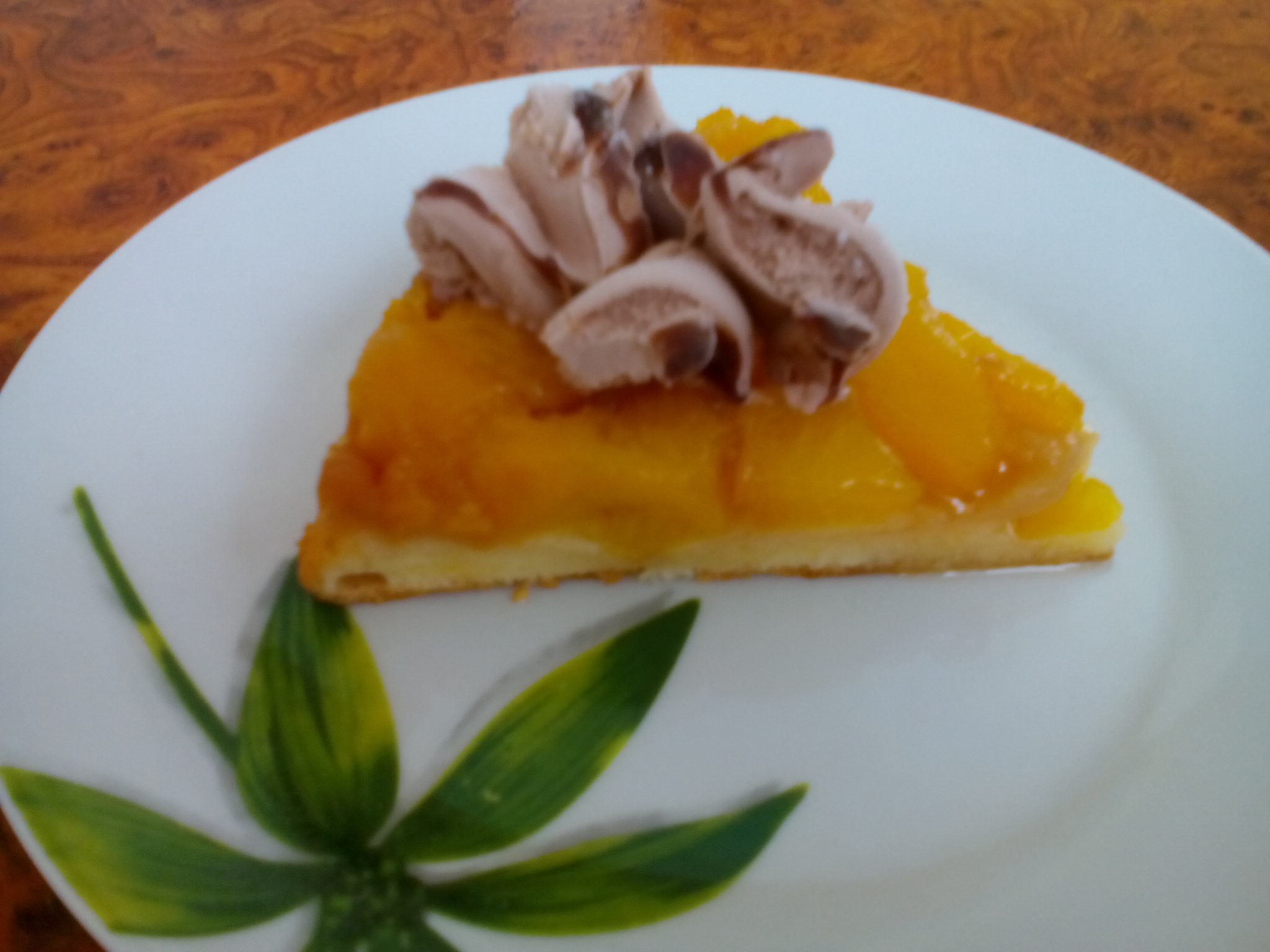 Tarta cu piersici si caramel