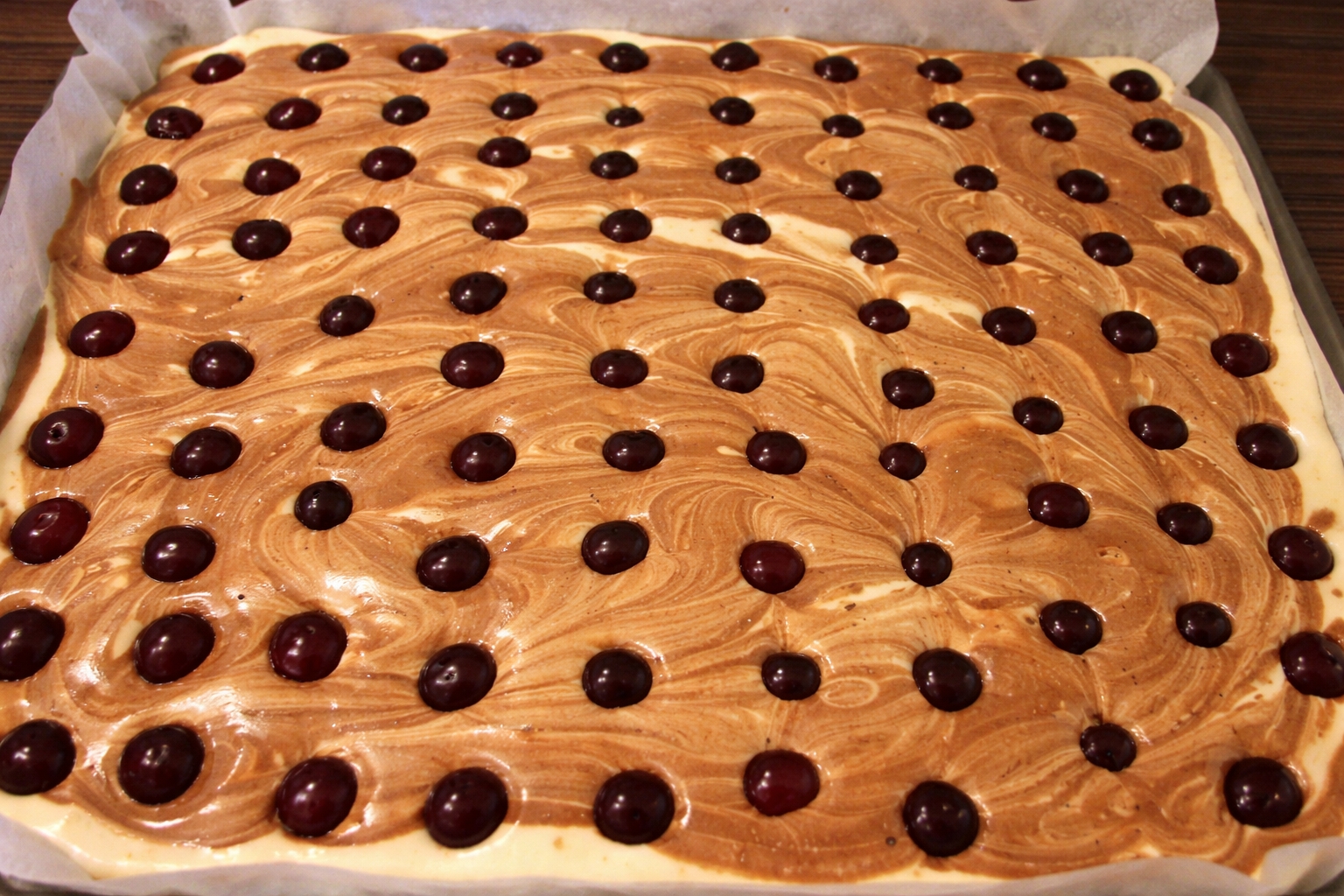 Chec la tava cu visine