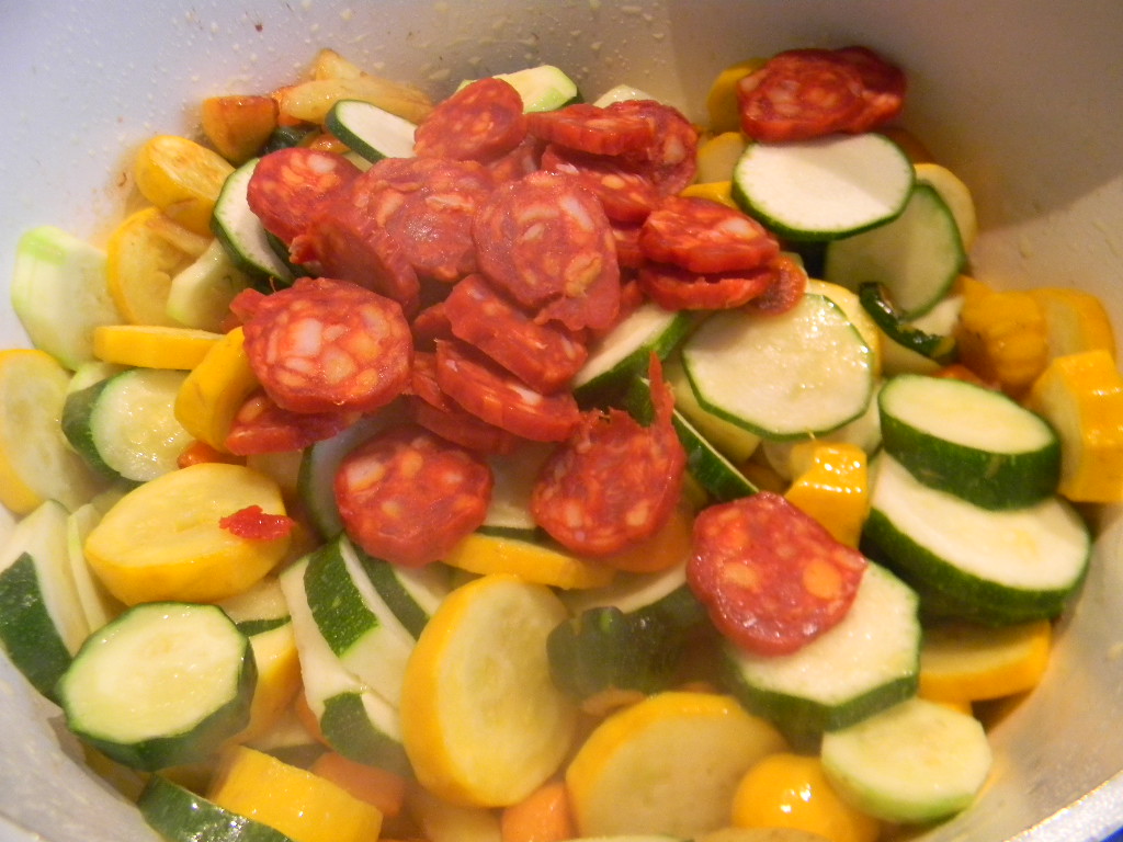 Salata cu zucchini si chorizo