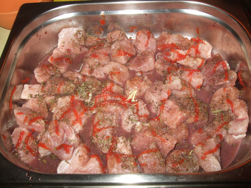 Cuburi de porc picante