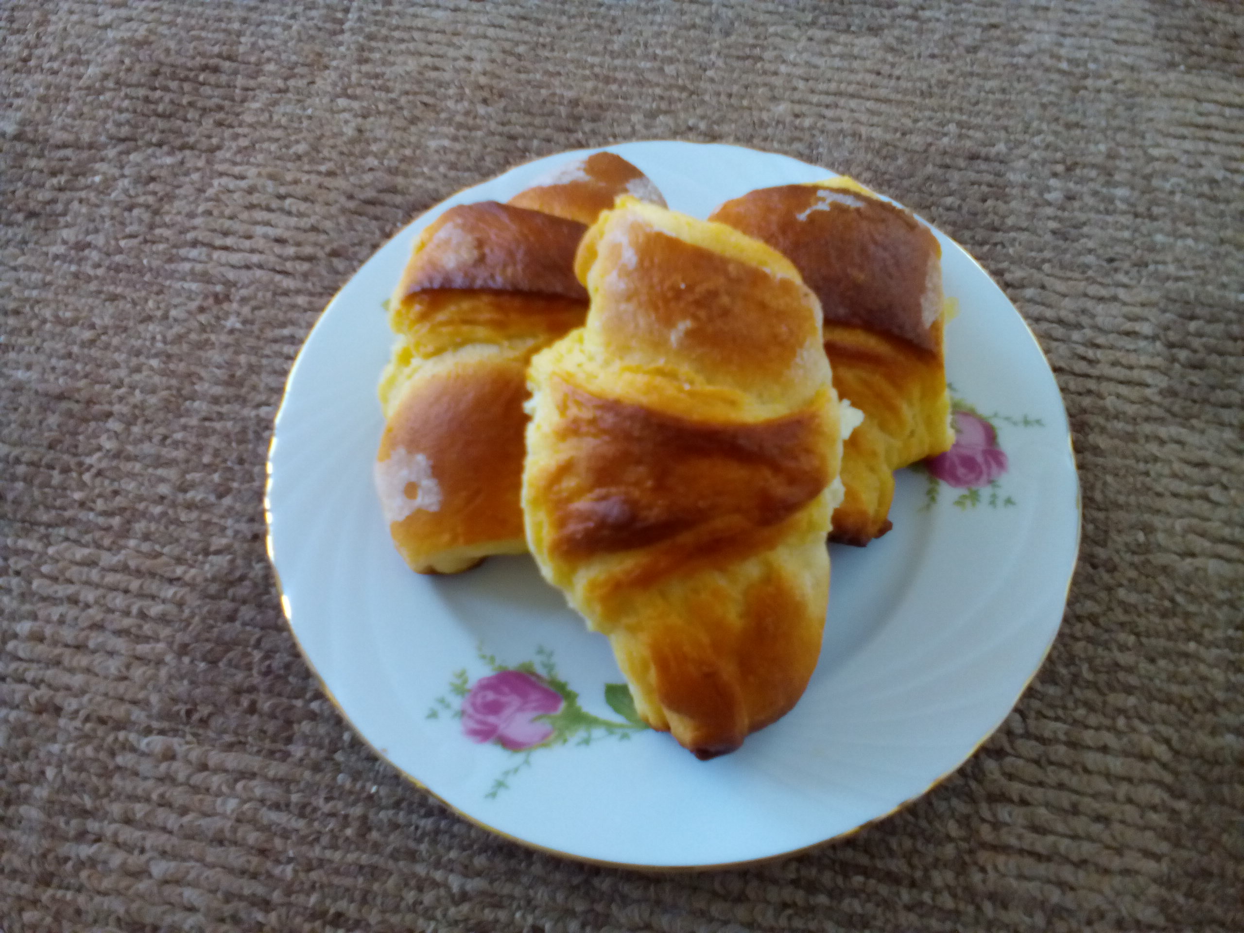 Croissante cu ciocolata