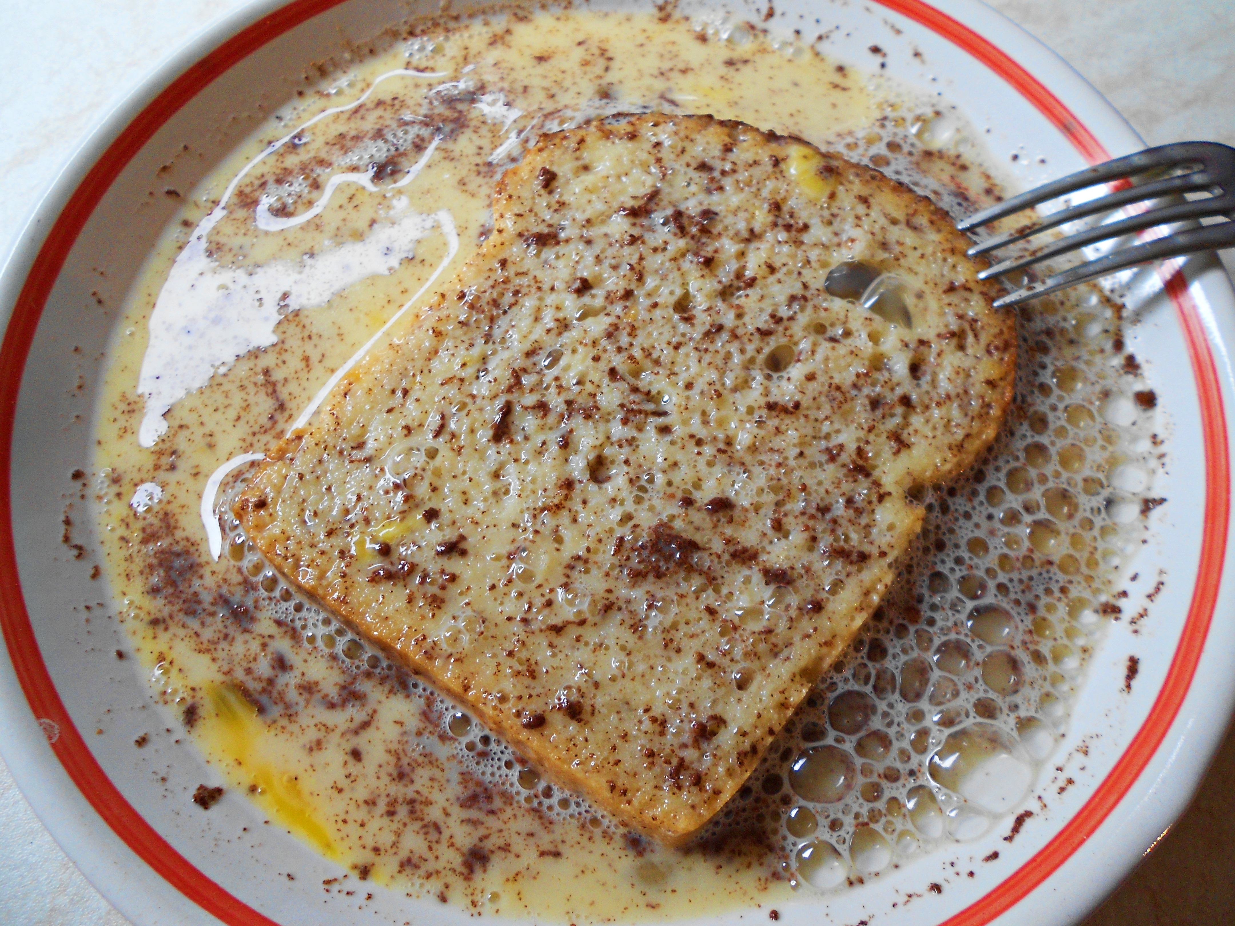 Sandwich cald cu banane, nuci și scorțișoară