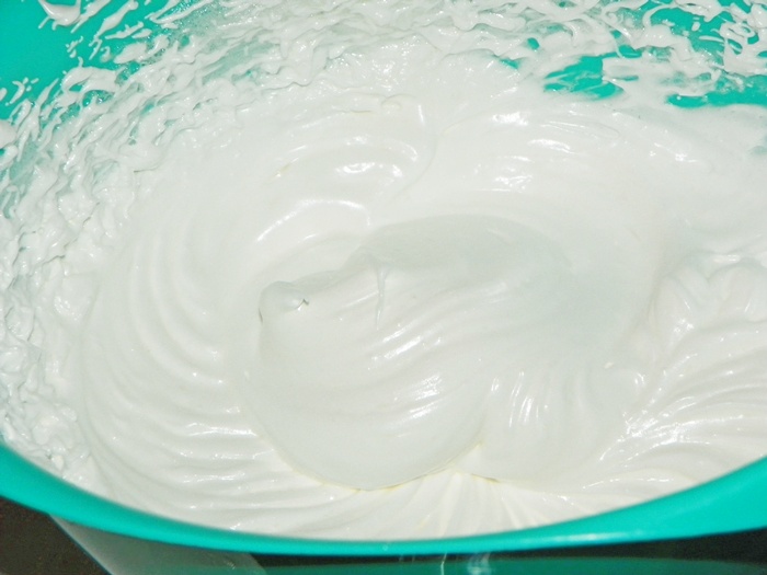 Tort cu crema mascarpone si gem de caise - Reteta cu numarul 500