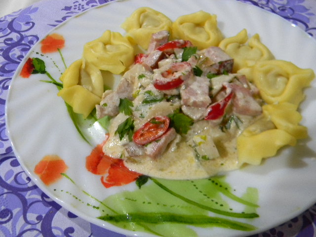 Tortellini cu sunca si hribi de padure