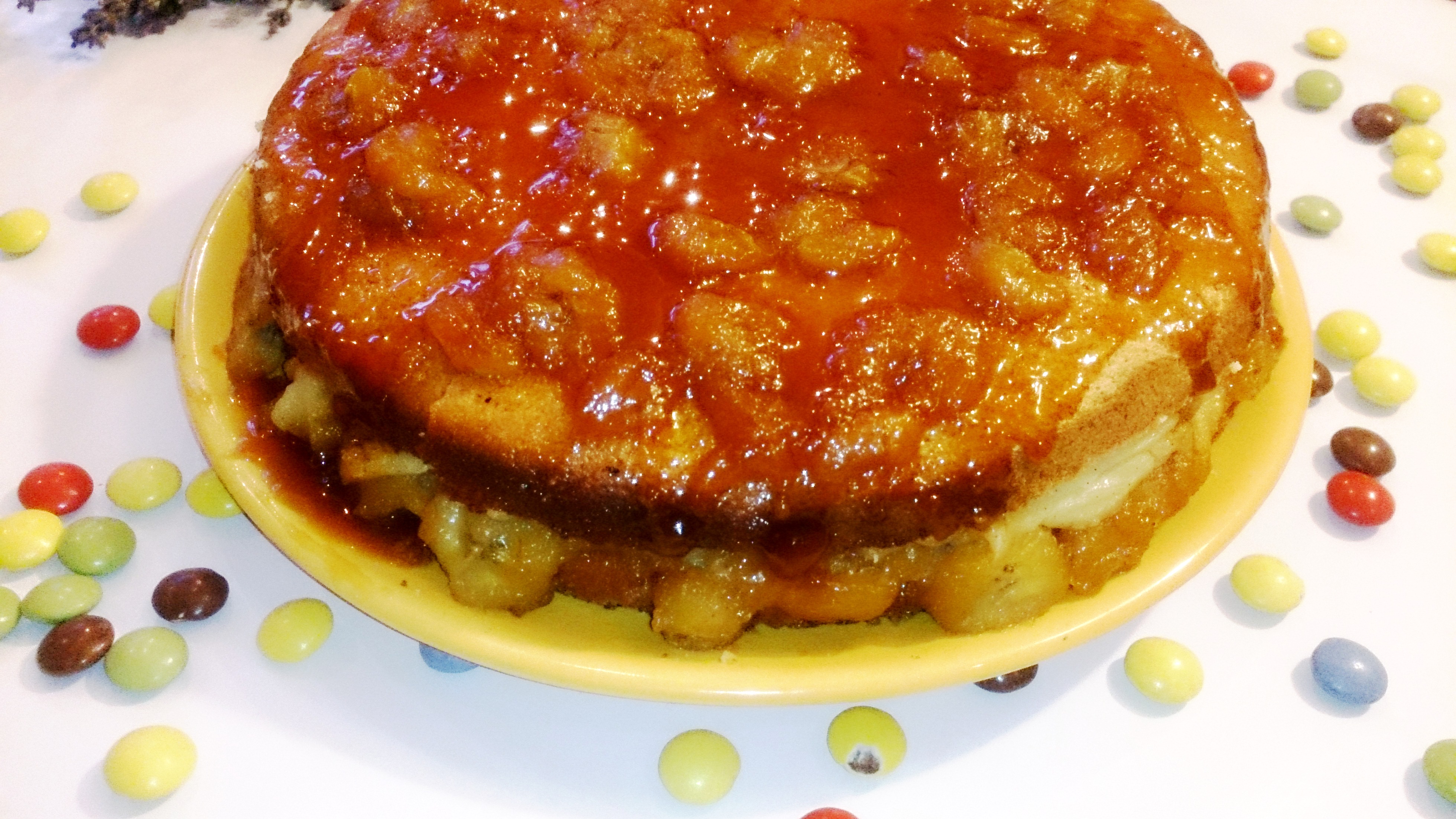 Tort cu banane caramelizate