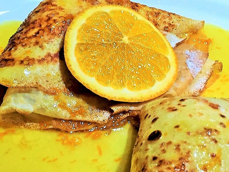 Crepes suzette cu crema de lamaie si sirop parfumat de citrice