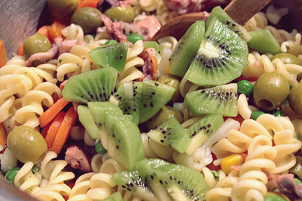 Fusilli cu caracatita, legume si kiwi