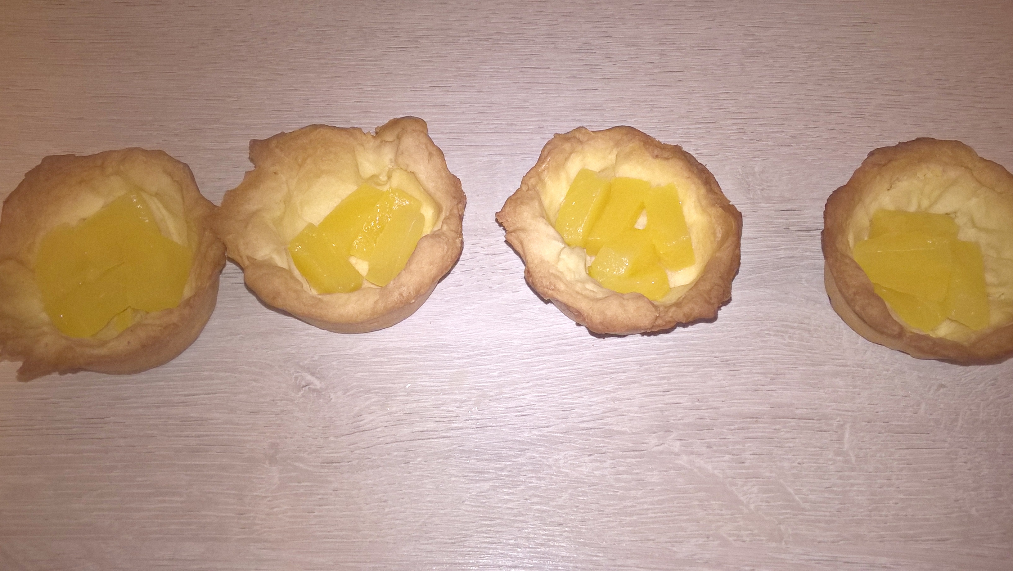 Mini tarte cu ananas