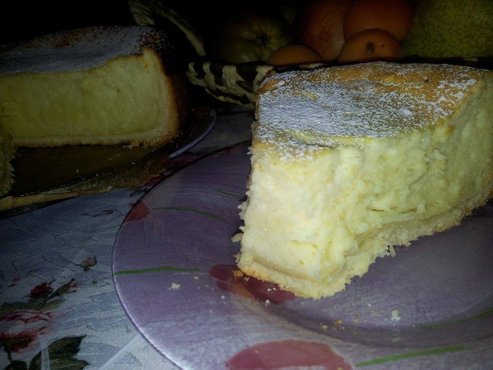 Tarta cu crema de branza si aluat fraged