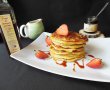 Pancakes cu branza, stafide si sirop de struguri si mar fara zahar-8