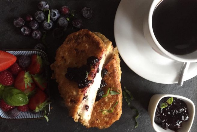 Mozzarella in Carrozza (Sandvis pane umplut cu Mozzarella)