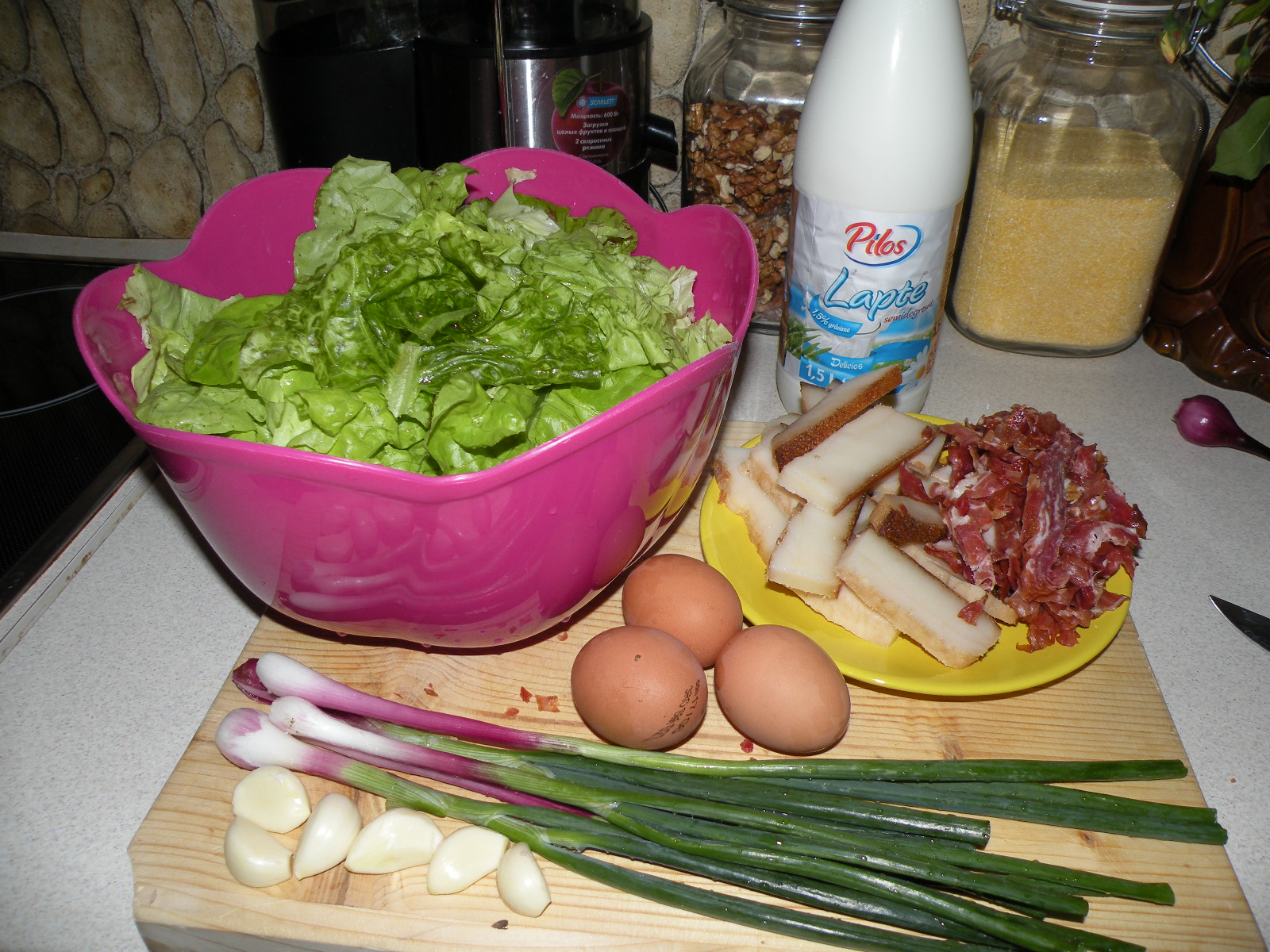 Ciorba de salata verde cu bacon afumat si slanina