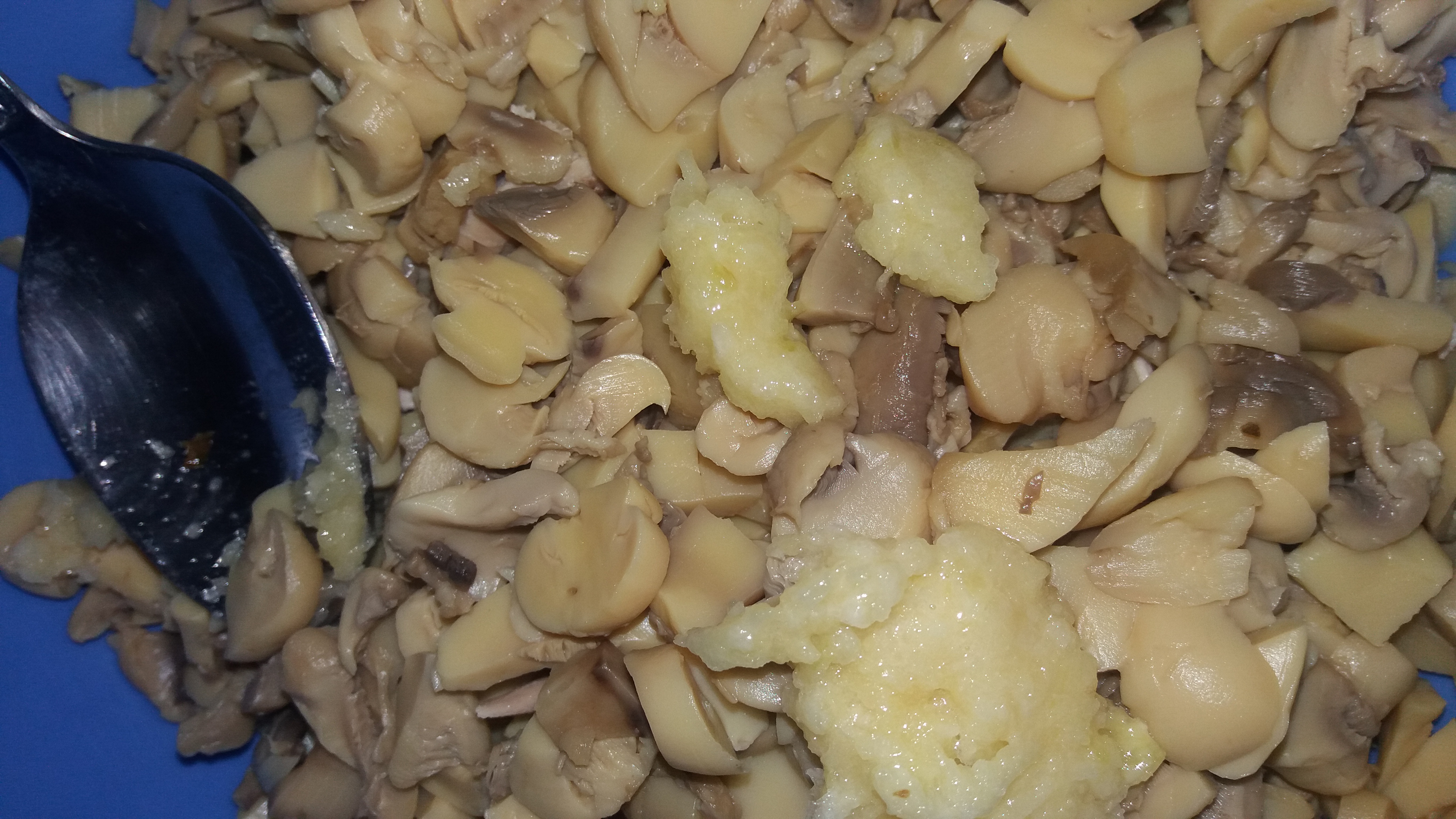 Salata de ciuperci cu piept de pui