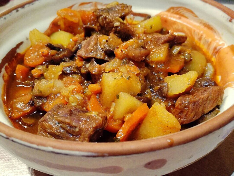 Carne de vita cu legume la slow cooker Crock-Pot