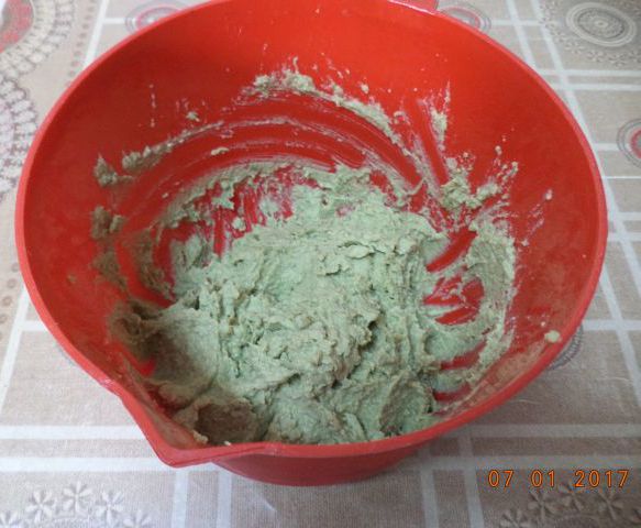 Tarte umplute cu humus cu avocado, seminte de dovleac si chia