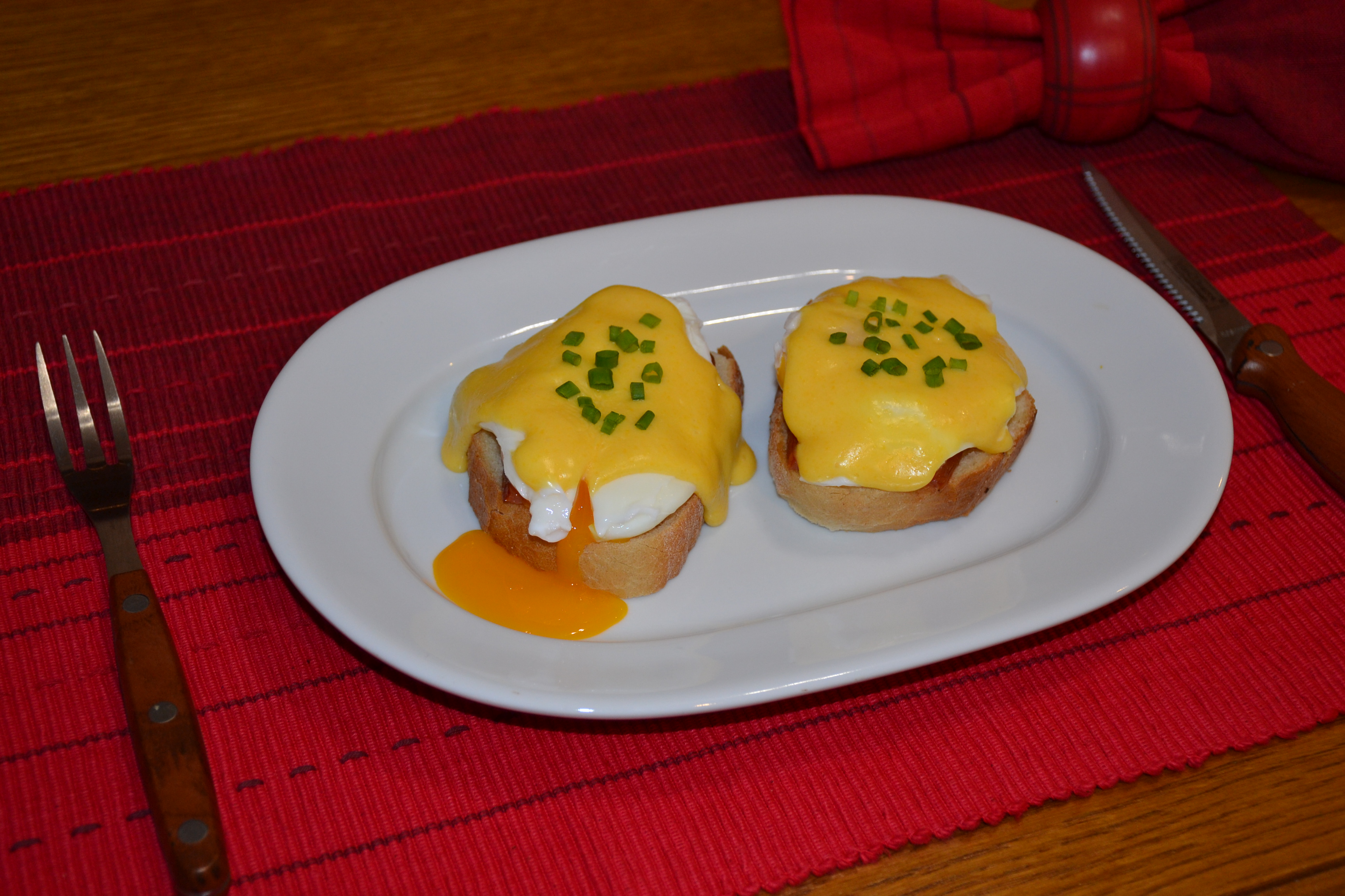 Aperitiv oua Benedict