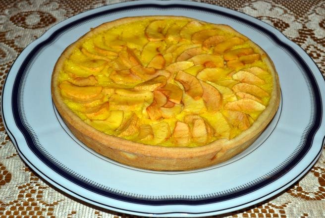 Desert tarta cu mere si crema de smantana