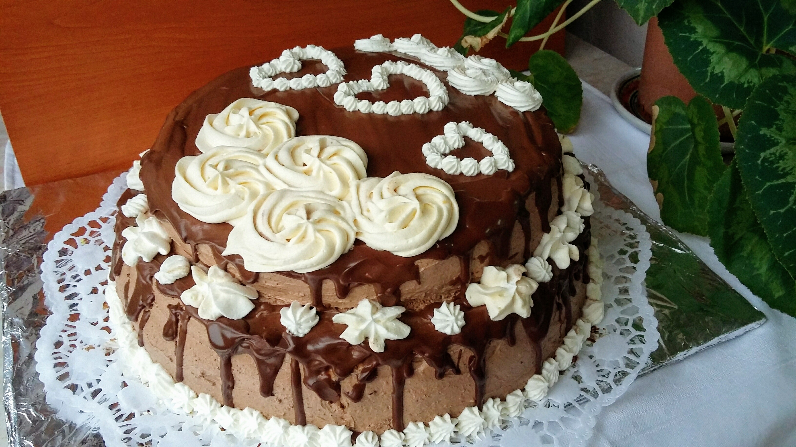 Desert tort cu crema de ciocolata neagra si alba si afine - Reteta nr. 600