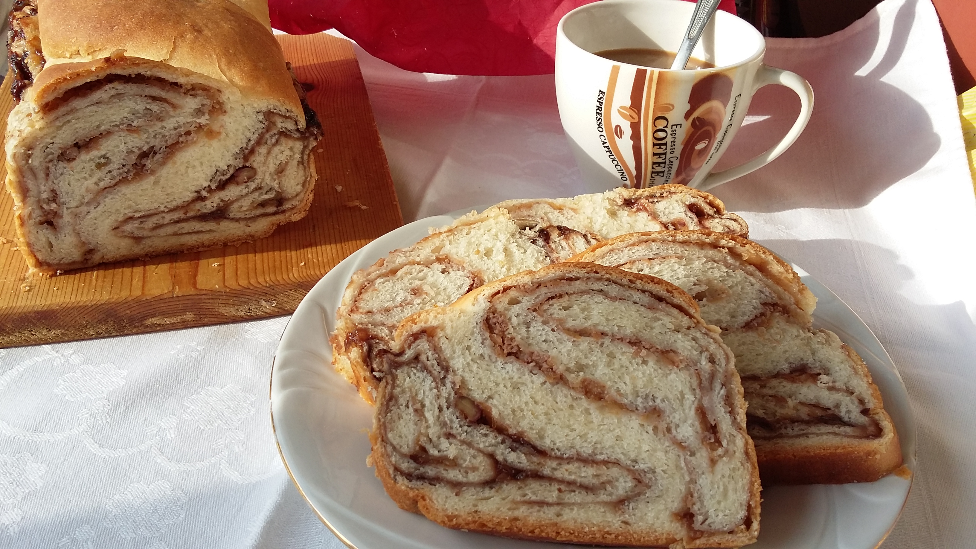 Desert cozonac cu mere, nuca si gem de prune (de post)